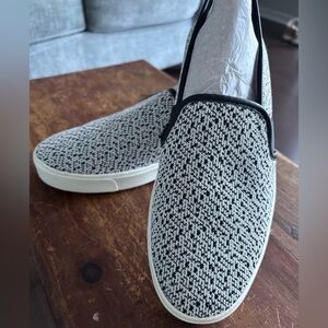 VINCE Blair knit upper 7.5  EUC